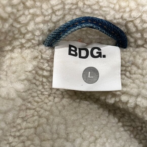 BDG Sherpa Denim Trucker Jean Jacket, Light Wash, L - Picture 3 of 9